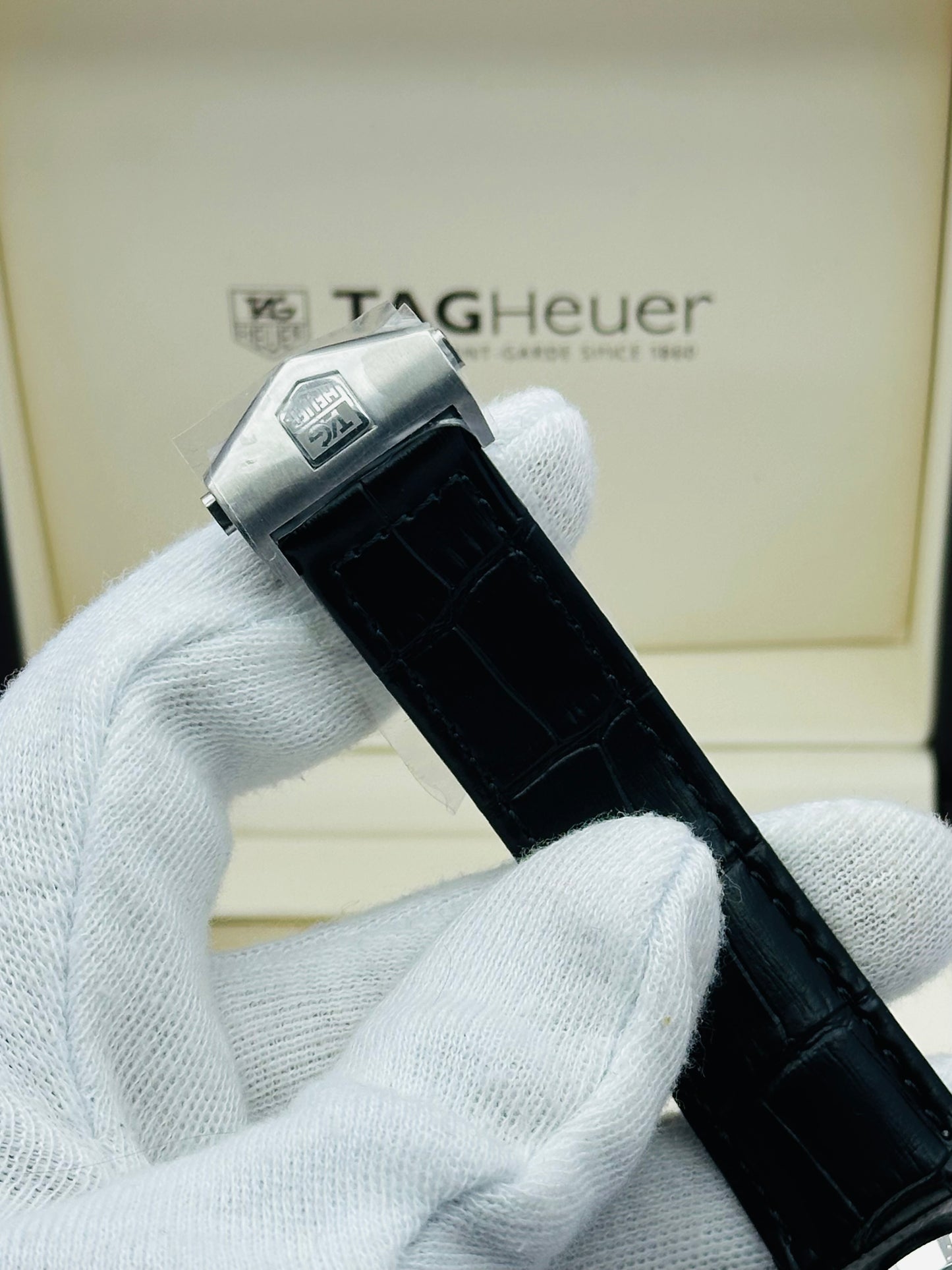 TAG HEURE CARERRA DAY-DATE STRAP MODEL AUTOMATIC