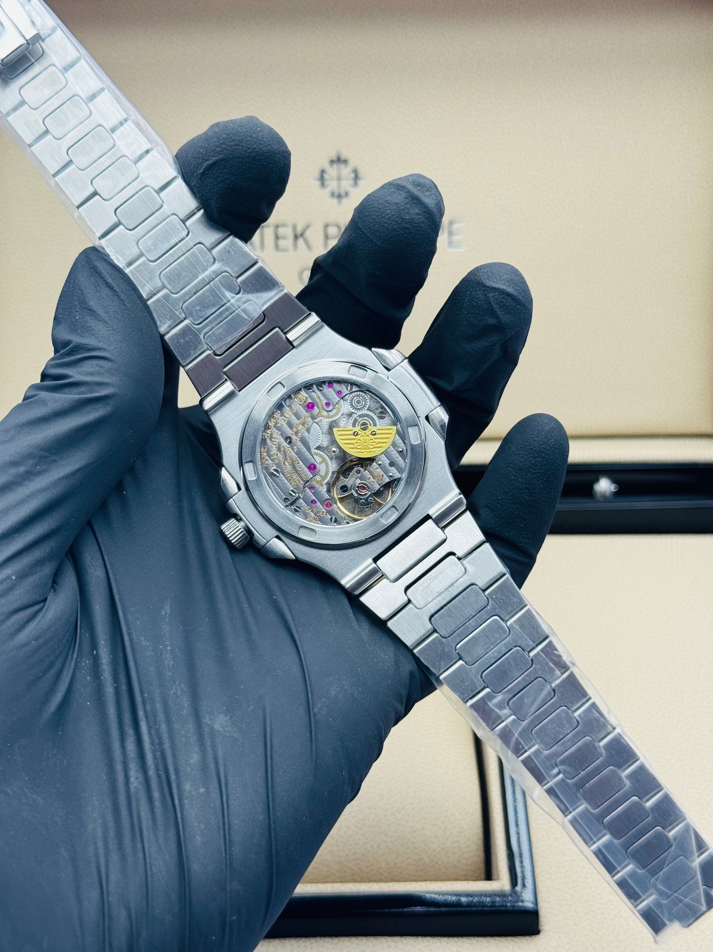 PATEK PHILLIPE NAUTILUS POWER RESERVE AUTOMATIC MODEL SILVER