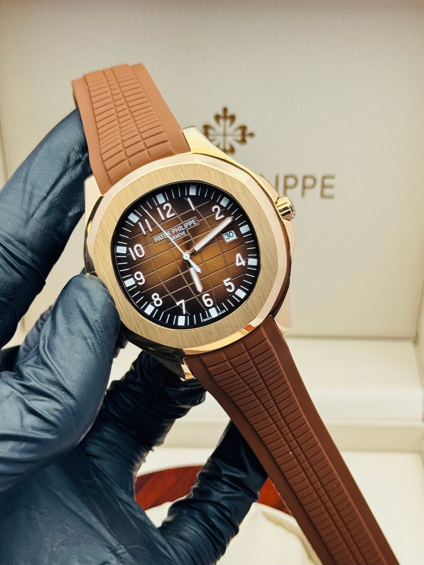 PATEK PHILLIPE AQUANAUT MODEL PLAIN DIAL AUTOMATIC