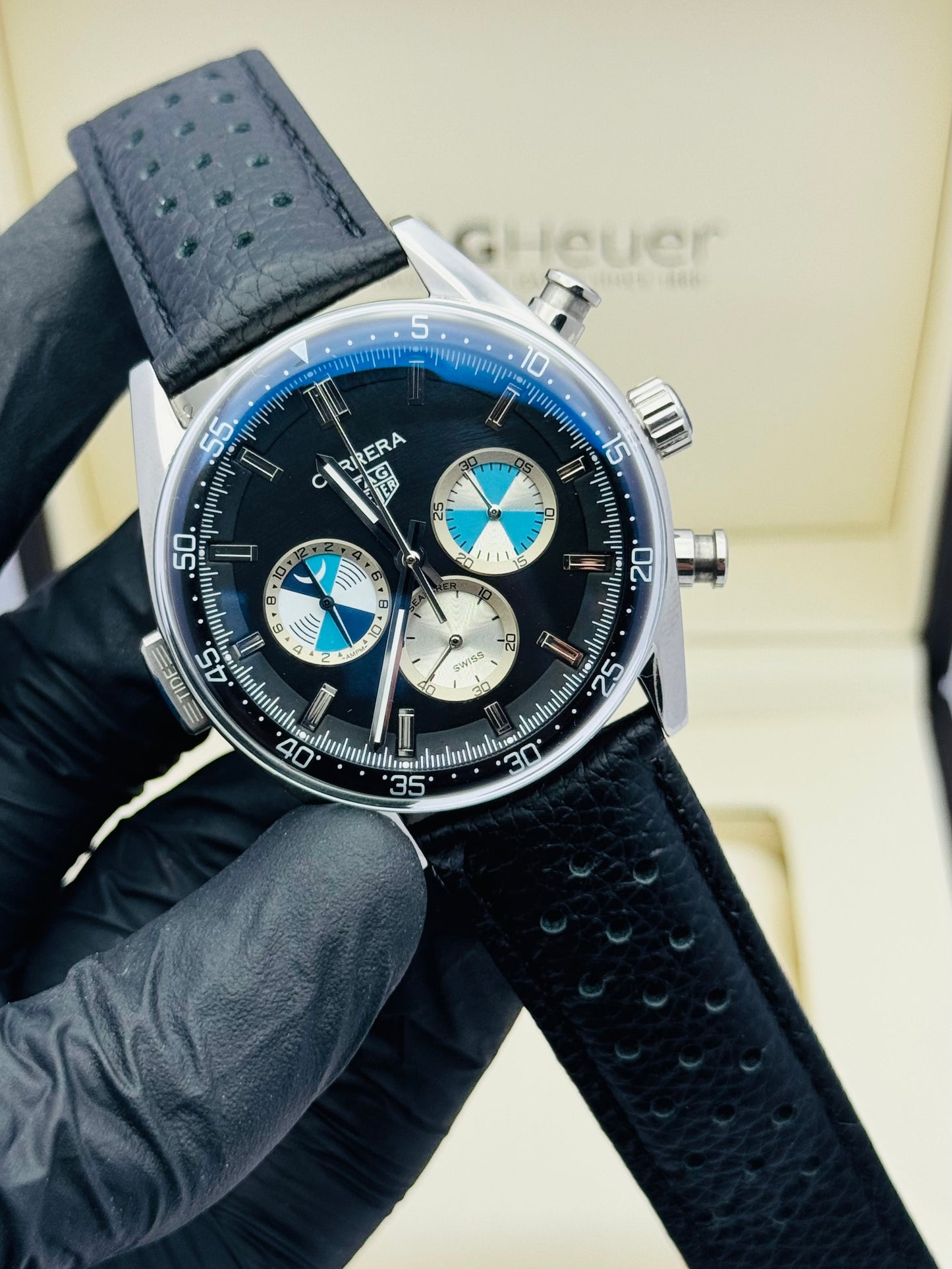 TAG HEURE CHRONOGRAPHS SEAFARER X HODINKEE STRAP MODEL QUARTZ