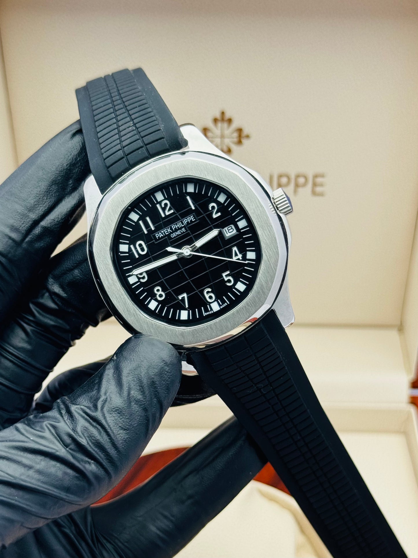PATEK PHILLIPE AQUANAUT MODEL PLAIN DIAL AUTOMATIC