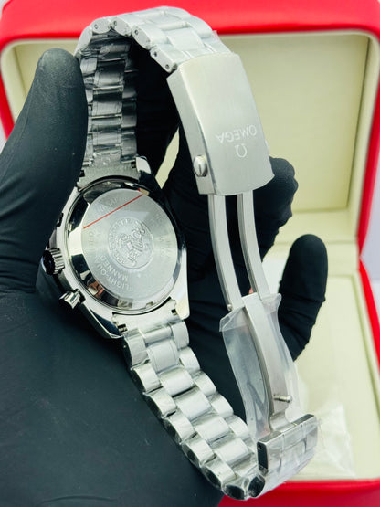 OMEGA CHRONOGRAPH MODEL QUARTZ