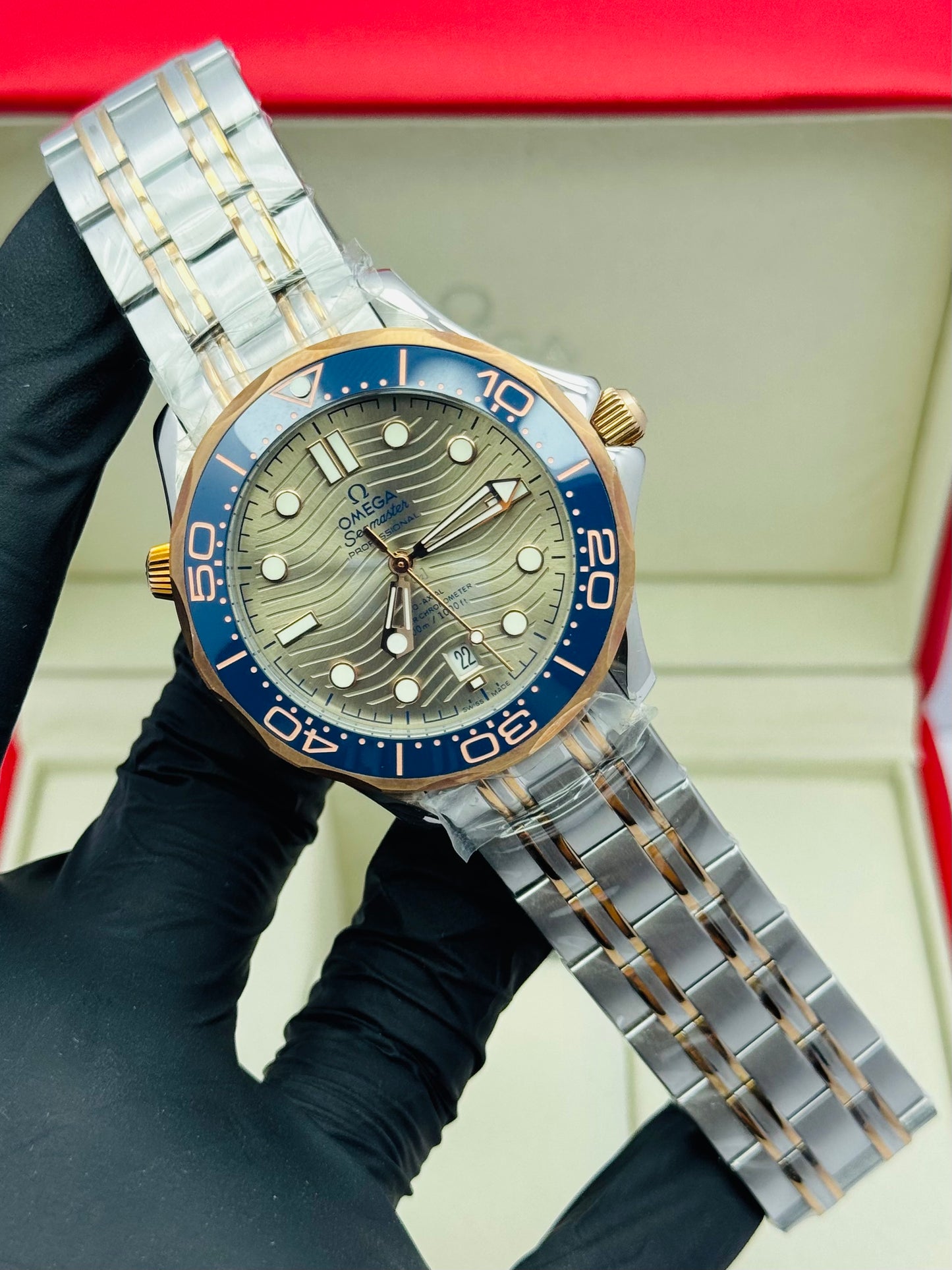 OMEGA SPEEDMASTER EDITION IN CHAIN