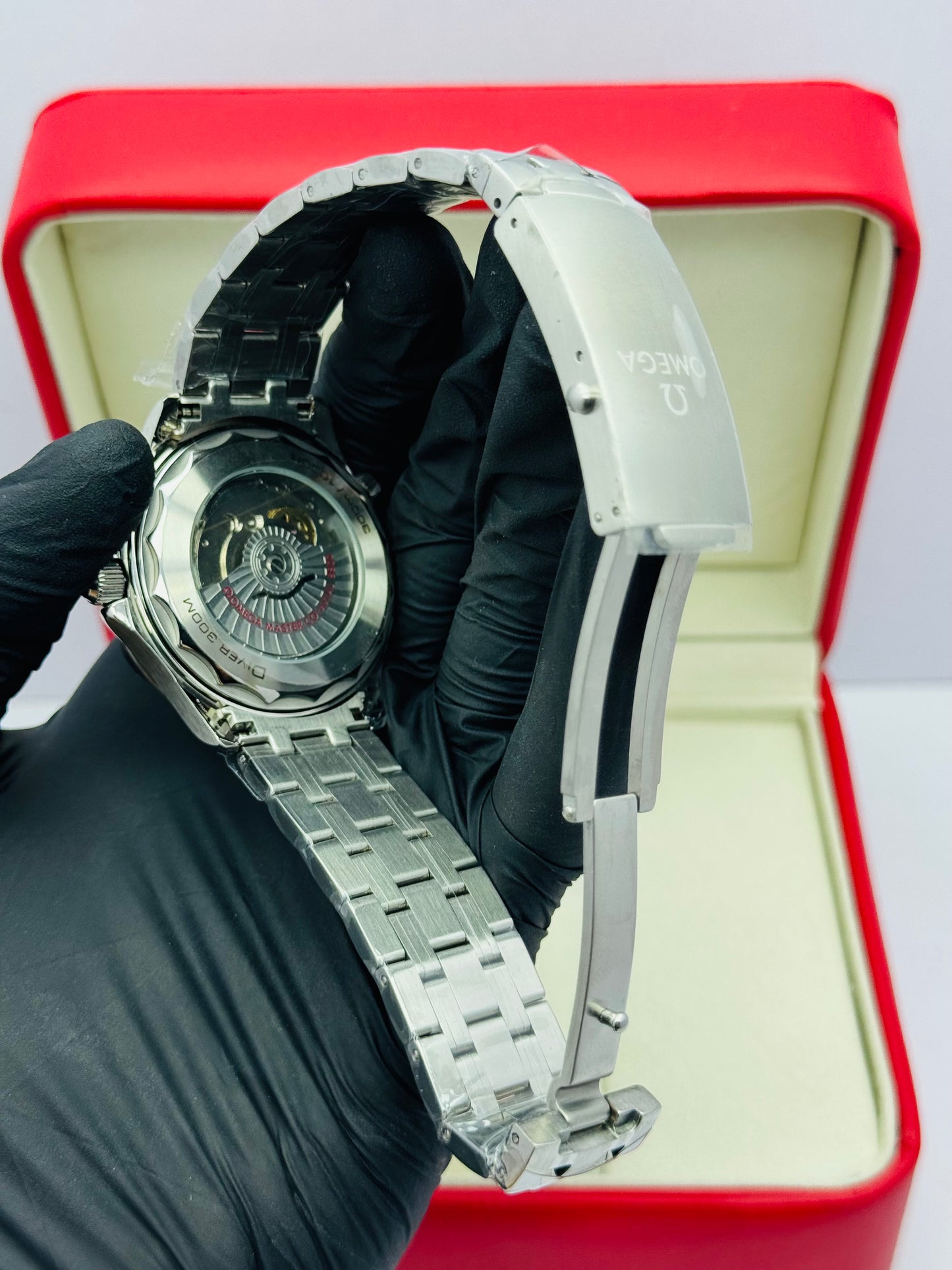 OMEGA SPEEDMASTER EDITION IN CHAIN