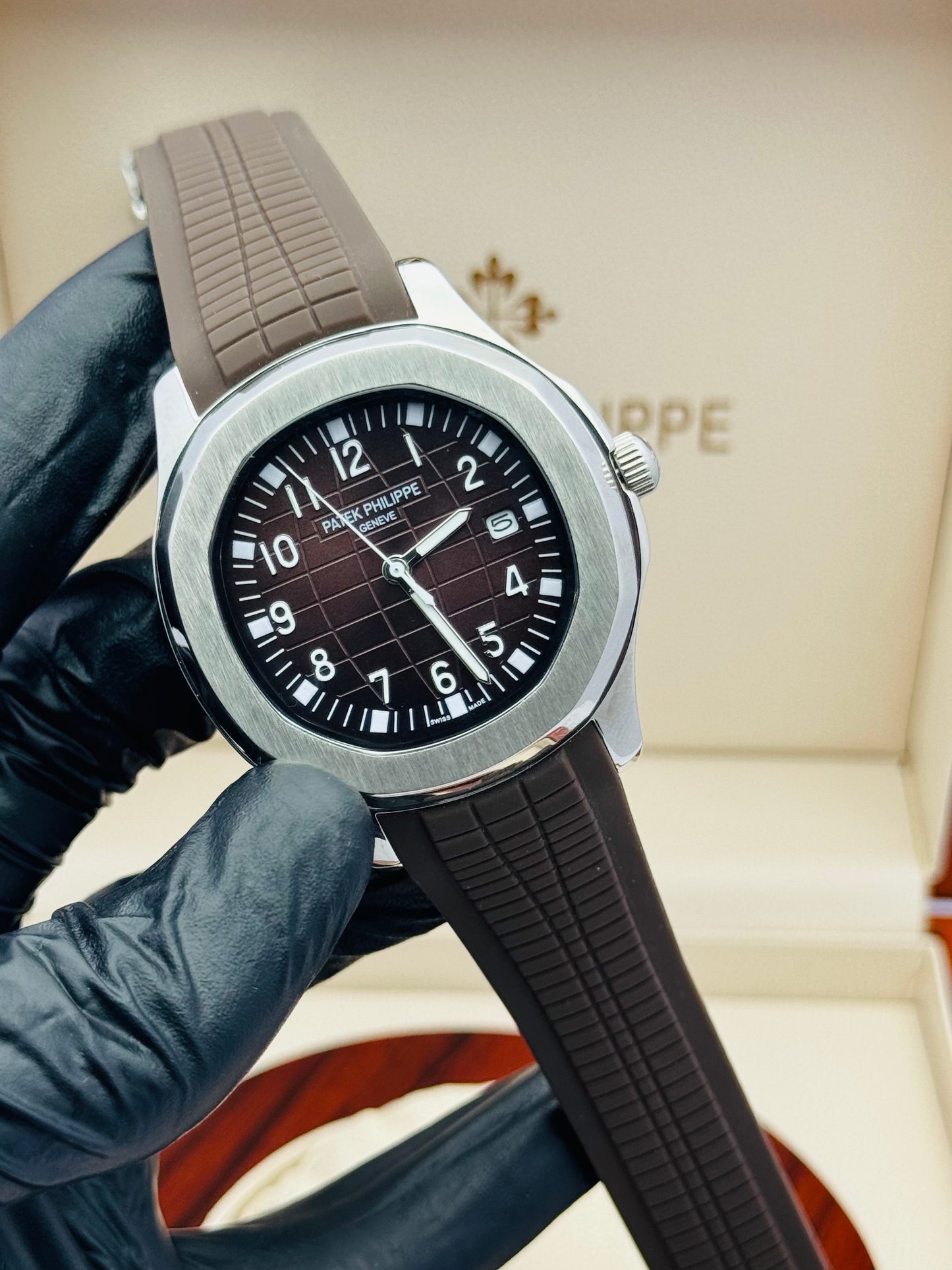PATEK PHILLIPE AQUANAUT MODEL PLAIN DIAL AUTOMATIC