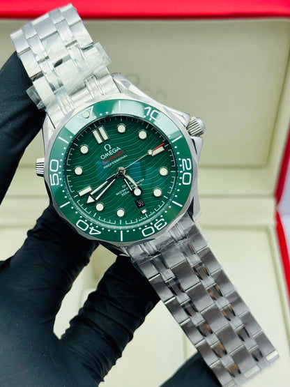 OMEGA SPEEDMASTER EDITION IN CHAIN