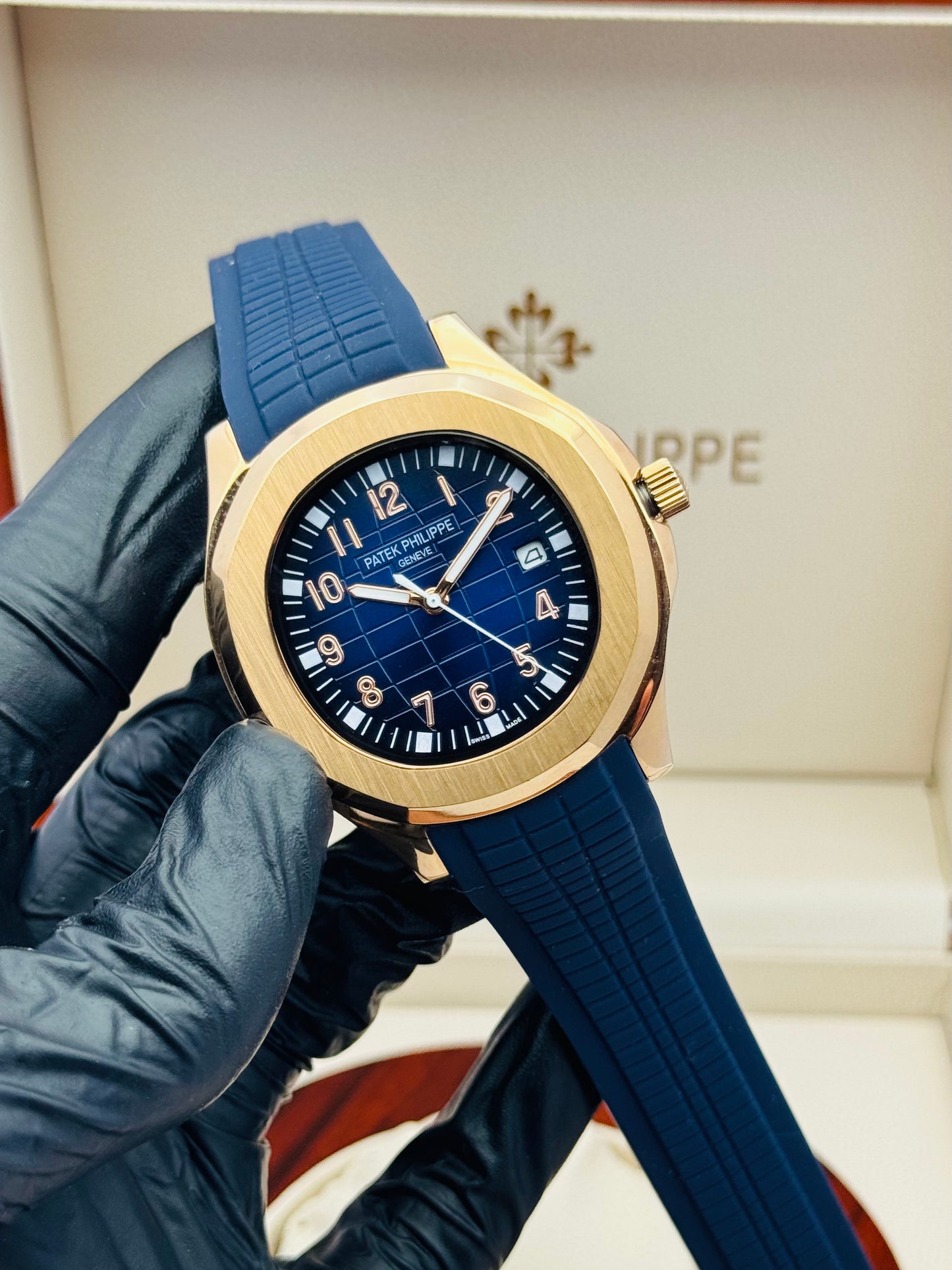 PATEK PHILLIPE AQUANAUT MODEL PLAIN DIAL AUTOMATIC