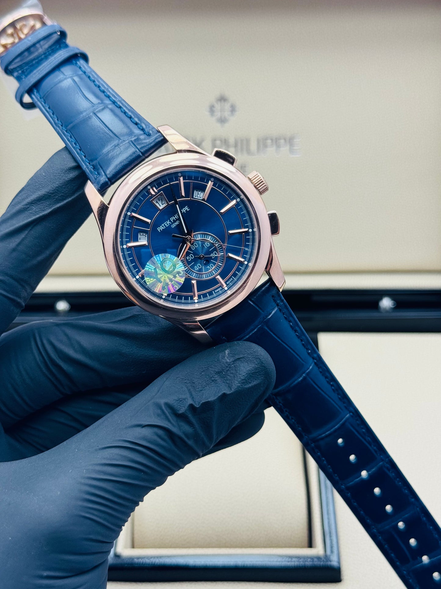 PATEK PHILLIPE COMPLICATIONS ANNUAL CALENDAR AUTOMATIC MODEL IN LEATHER STRAPS