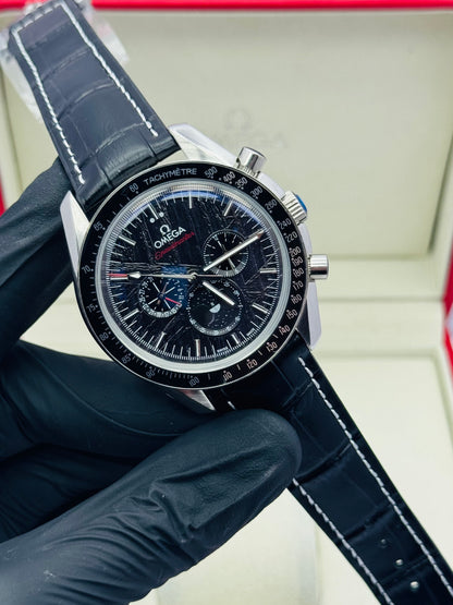 OMEGA SPEEDMASTER AUTOMATIC TRIPLE CHRONOGRAPHIC MODEL IN FABRIC/LEATHER STRAPS