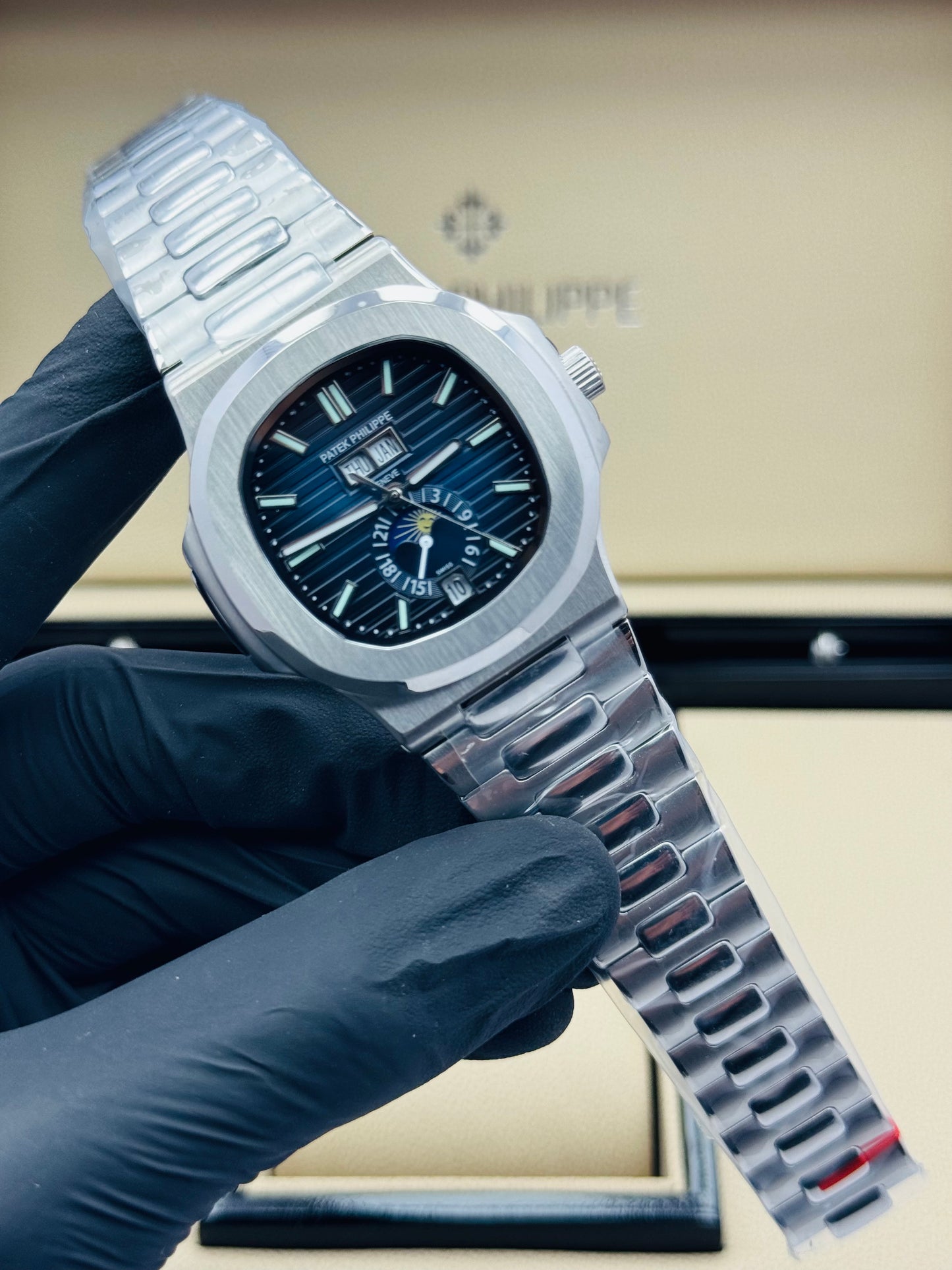 PATEK PHILLIPE MOONPHASE CALENDAR AUTOMATIC MODEL SILVER