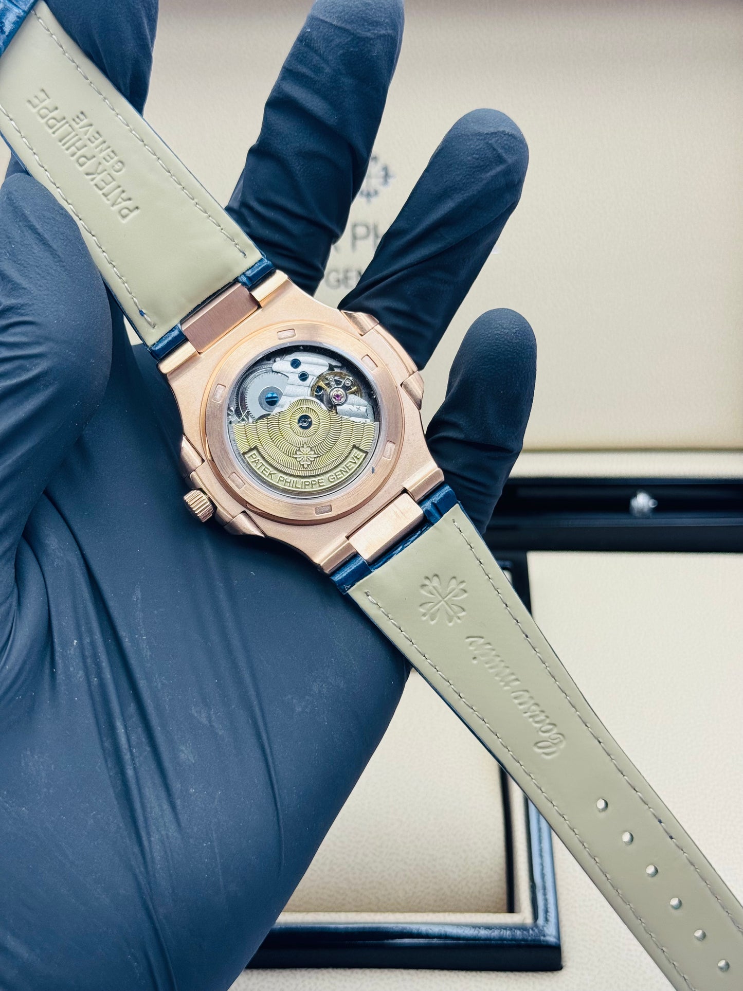 PATEK PHILLIPE MOONPHASE CALENDAR AUTOMATIC MODEL IN LEATHER STRAPS