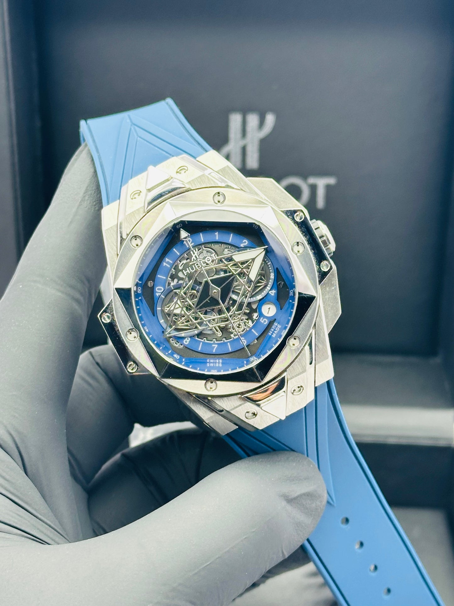 HUBLOT BIG BANG SANG BLEU II BLUE WITH SILVER COMBO QUARTZ WITH STOPWATCH FUNCTION