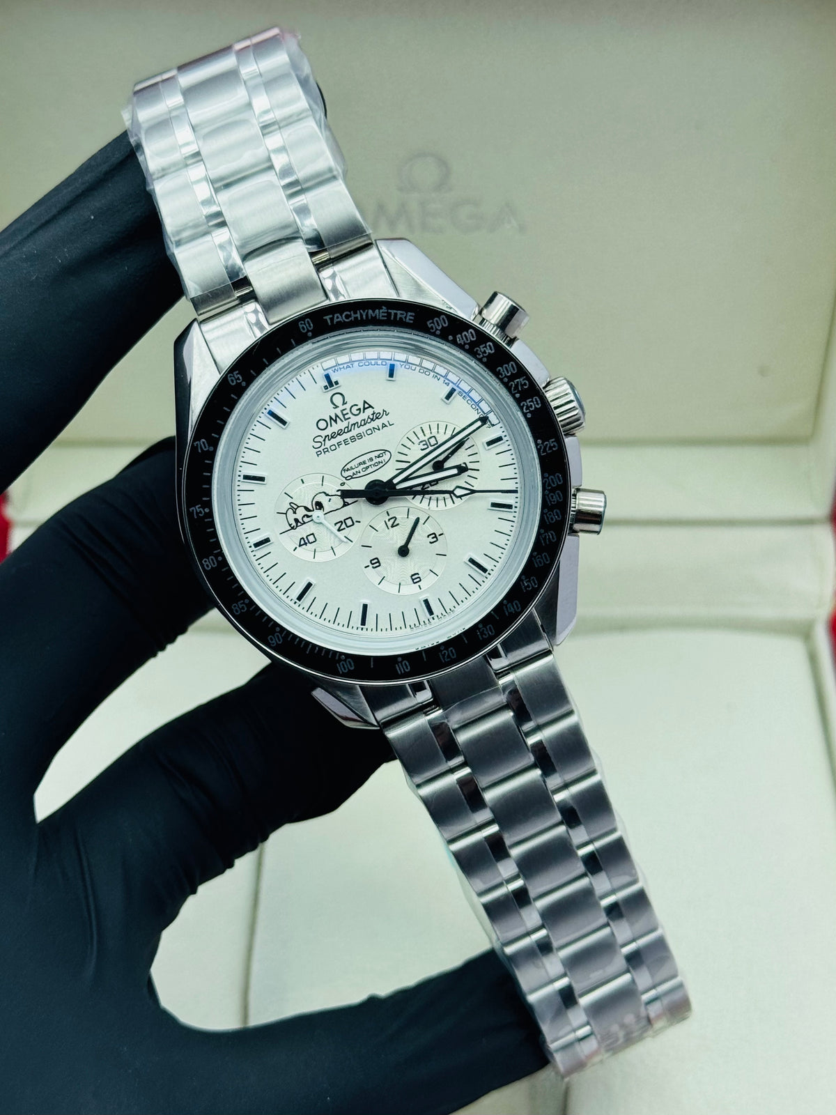 OMEGA SPEEDMASTER AUTOMATIC TRIPLE CHRONOGRAPHIC CHAIN MODEL IN SILVER