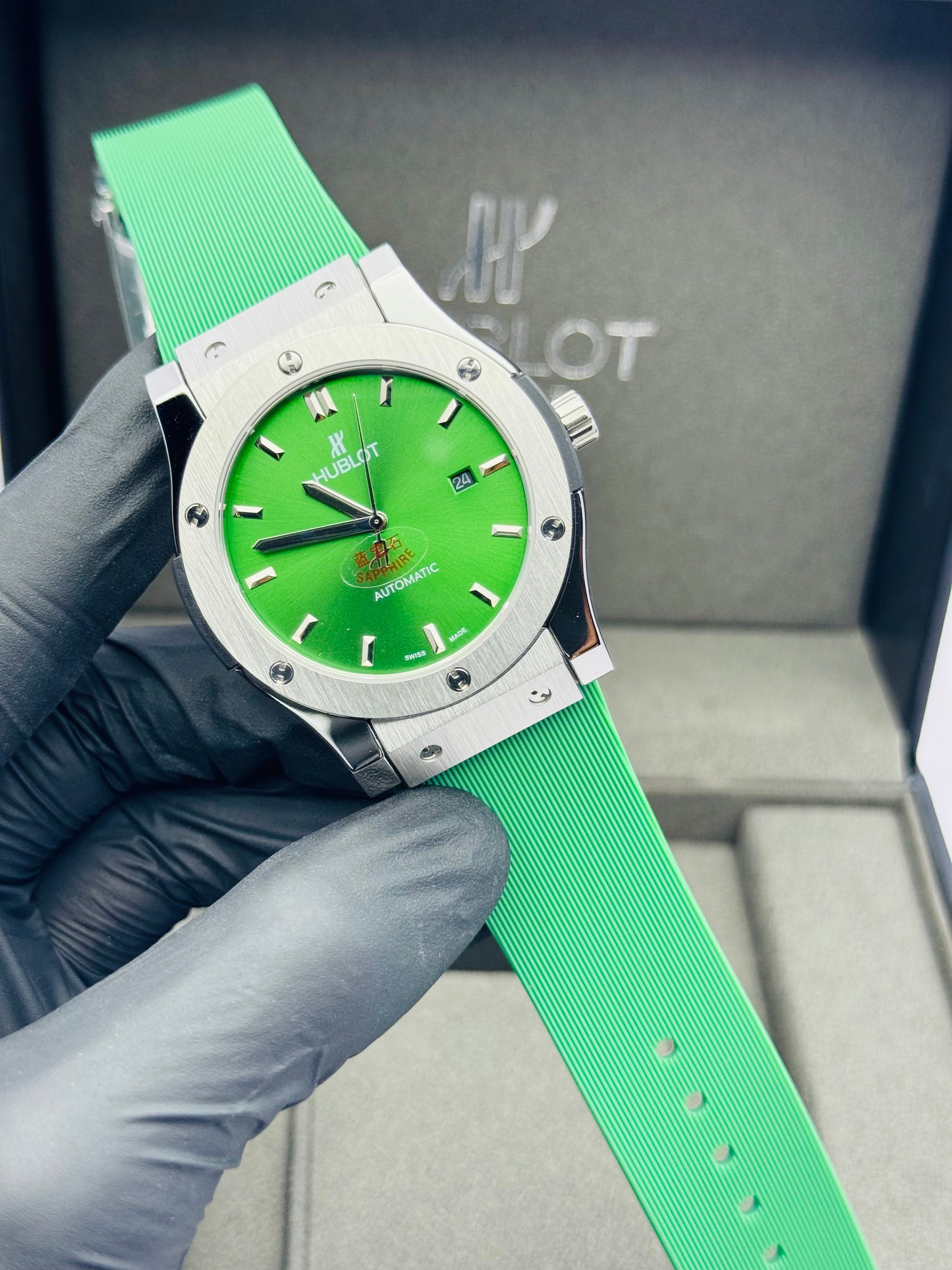 HUBLOT AUTOMATIC PLAIN DIAL MODEL