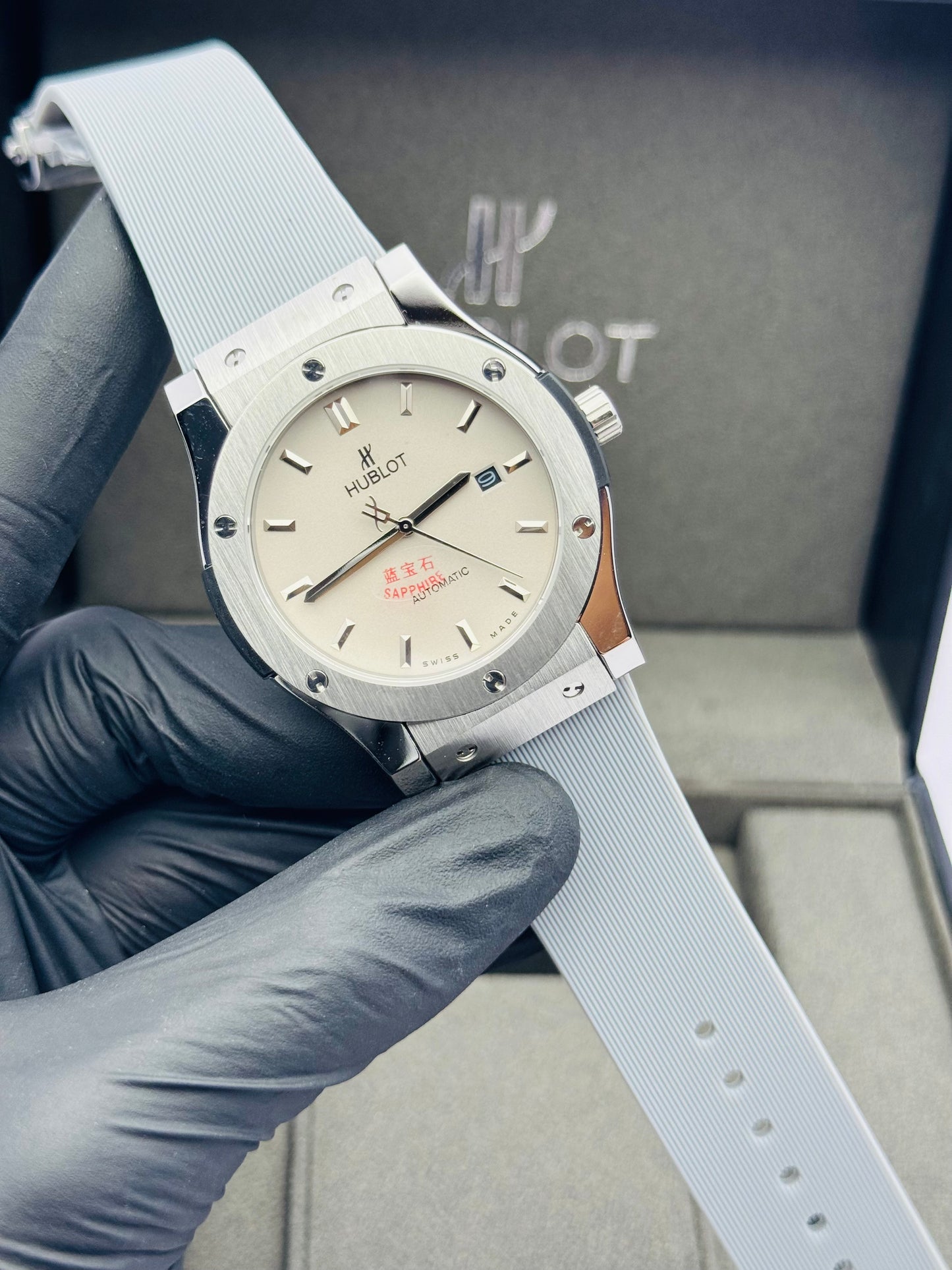 HUBLOT AUTOMATIC PLAIN DIAL MODEL