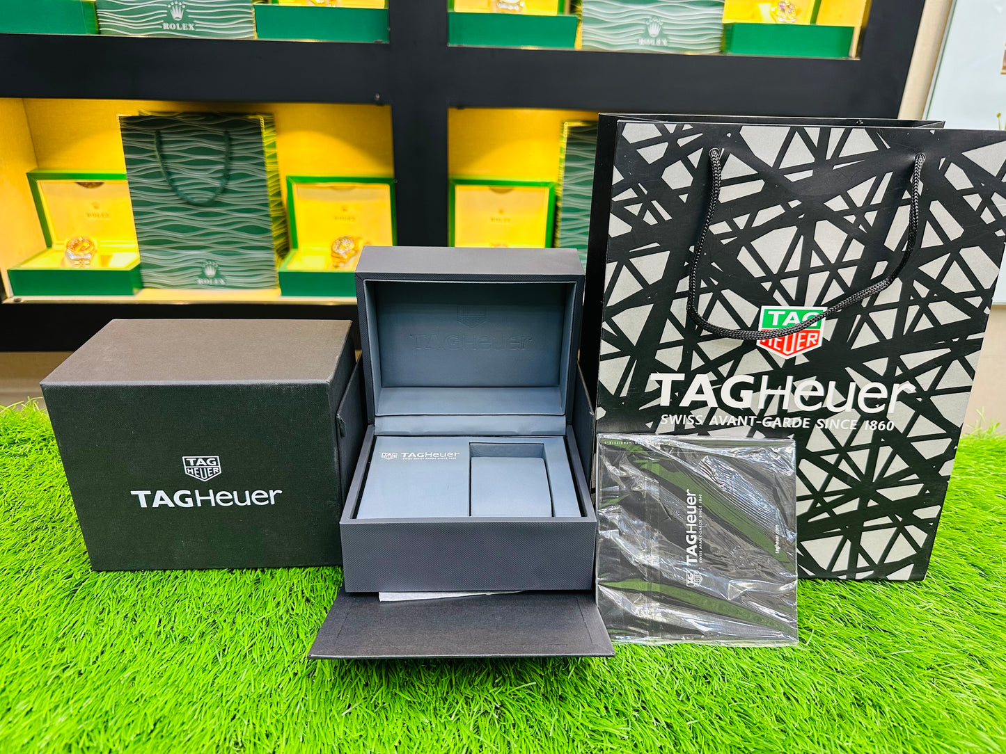 TAG HEURE CARERRA CHRONOGRAPHIC MODEL QUARTZ