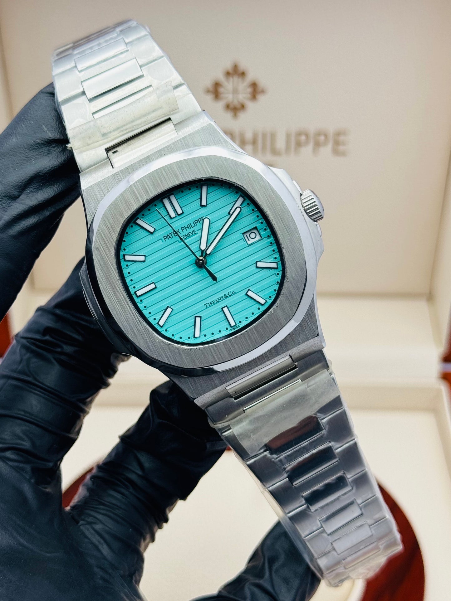 PATEK PHILLIPE NAUTILUS SILVER AUTOMATIC