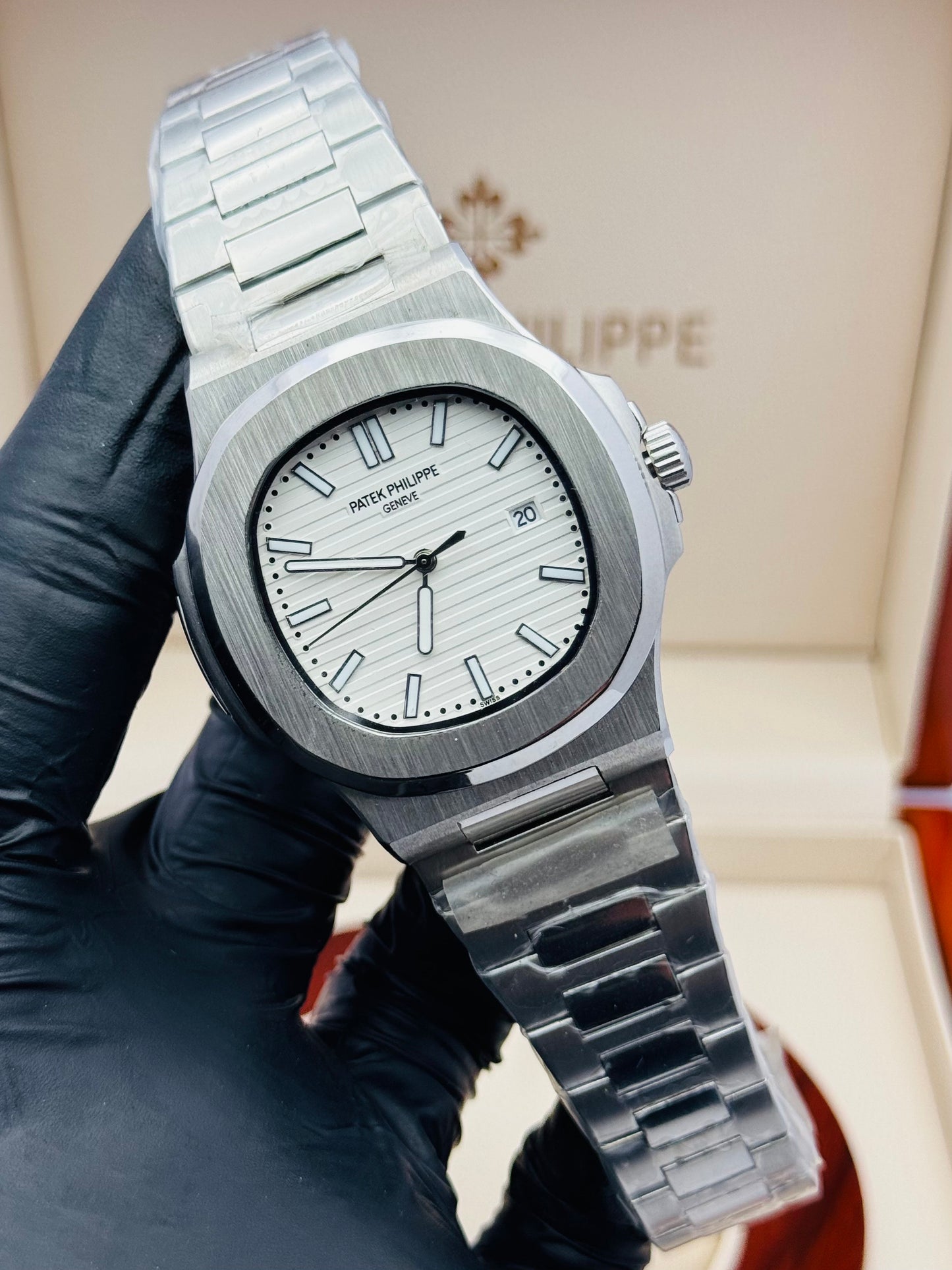 PATEK PHILLIPE NAUTILUS SILVER AUTOMATIC